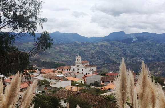 Ruta de las Guitarras – Exploring Ecuador’s Artisanal Heritage